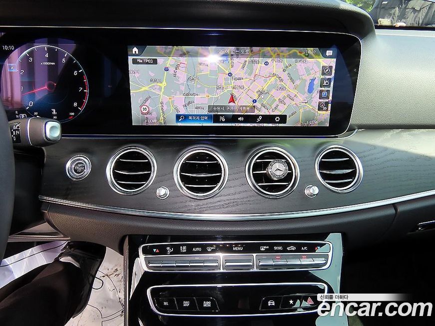 Mercedes-Benz E-Class 2022