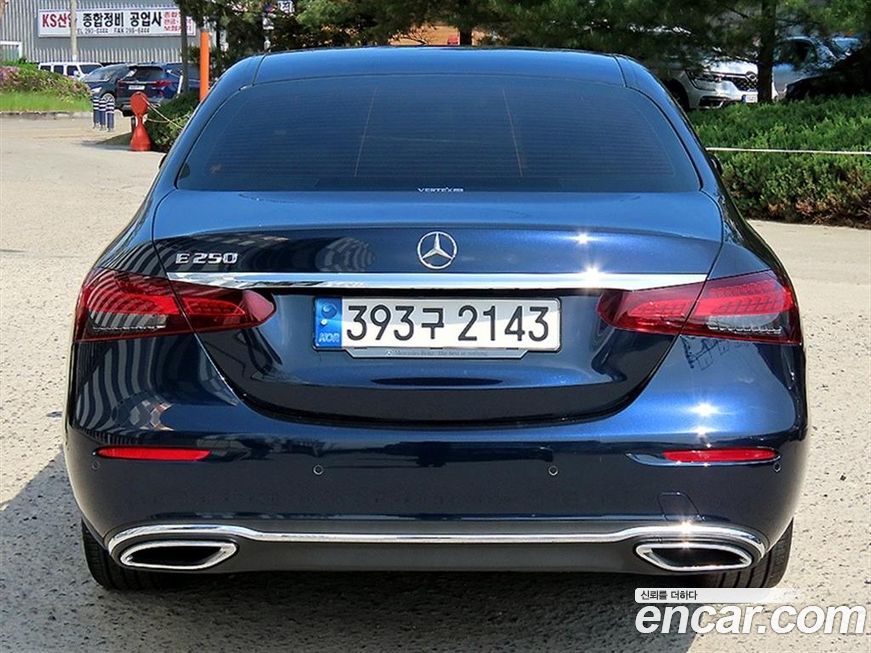 Mercedes-Benz E-Class 2022