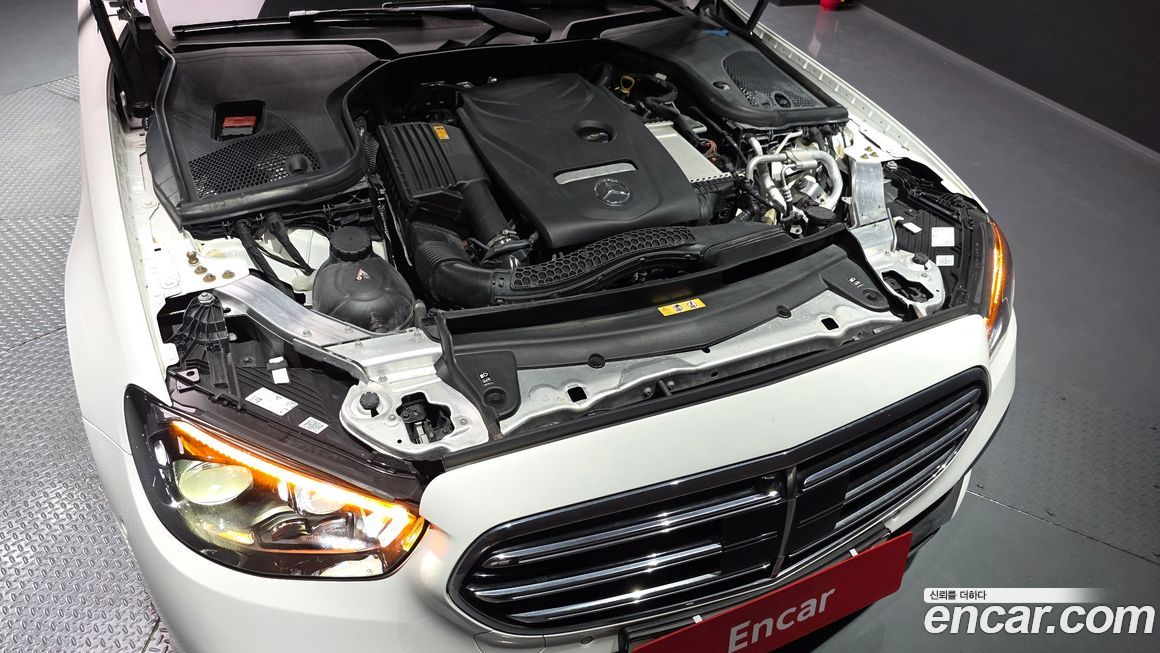 Mercedes-Benz E-Class 2022