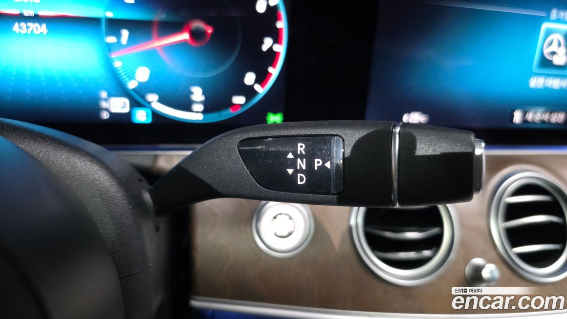 Mercedes-Benz E-Class 2022