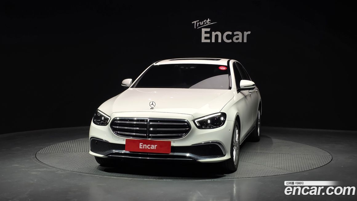 Mercedes-Benz E-Class 2022