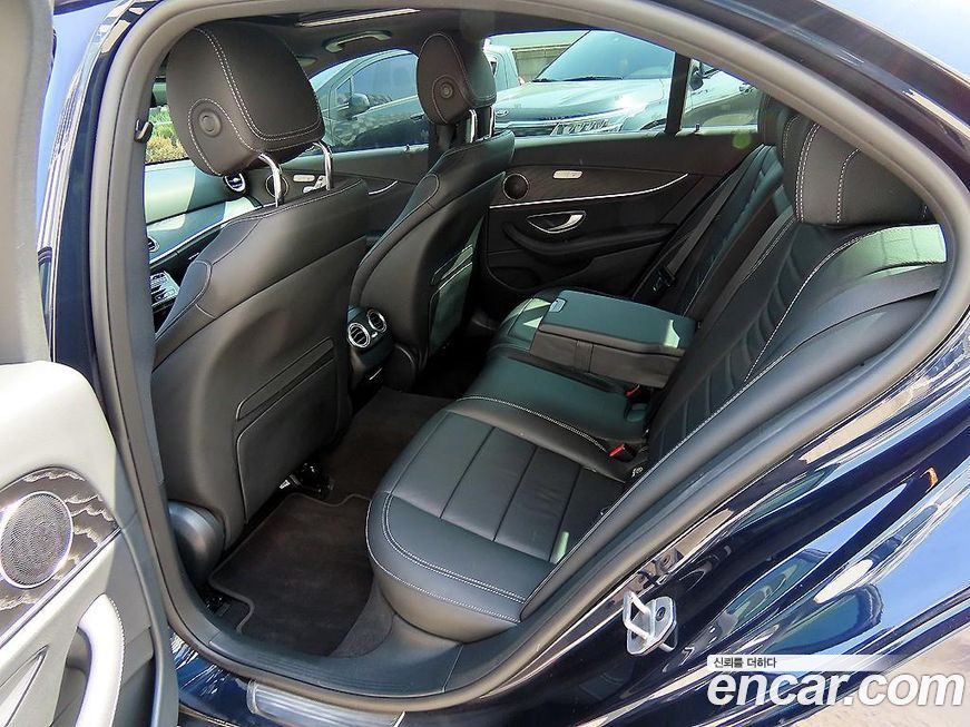 Mercedes-Benz E-Class 2022
