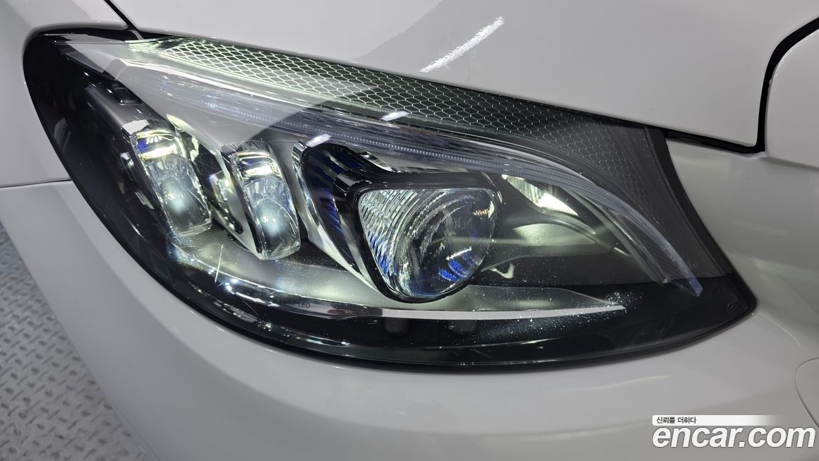 Mercedes-Benz C-Class 2023