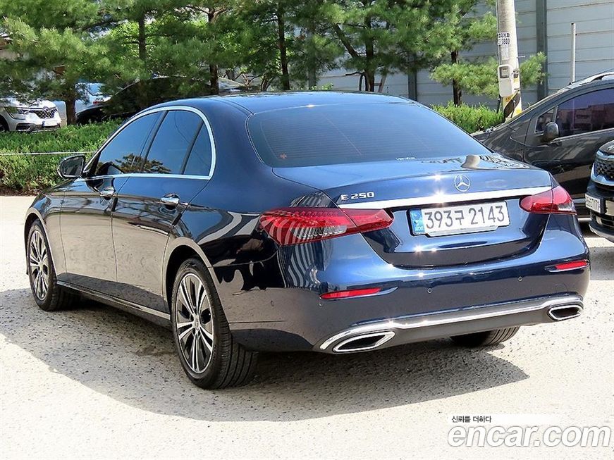 Mercedes-Benz E-Class 2022