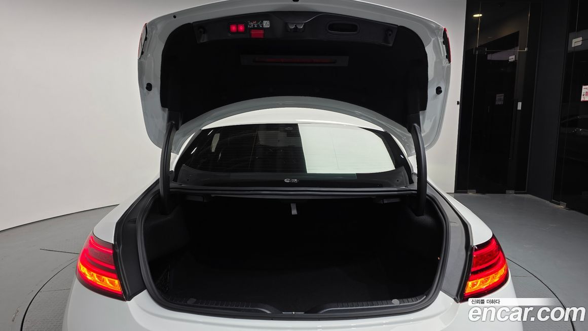 Mercedes-Benz C-Class 2023