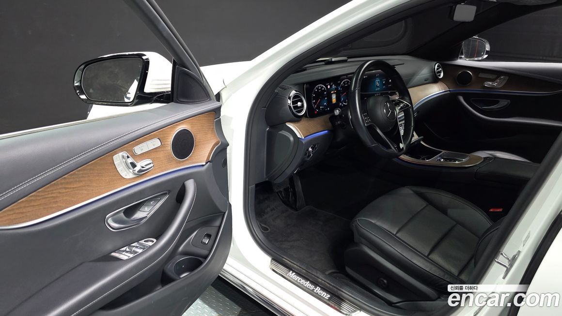 Mercedes-Benz E-Class 2022