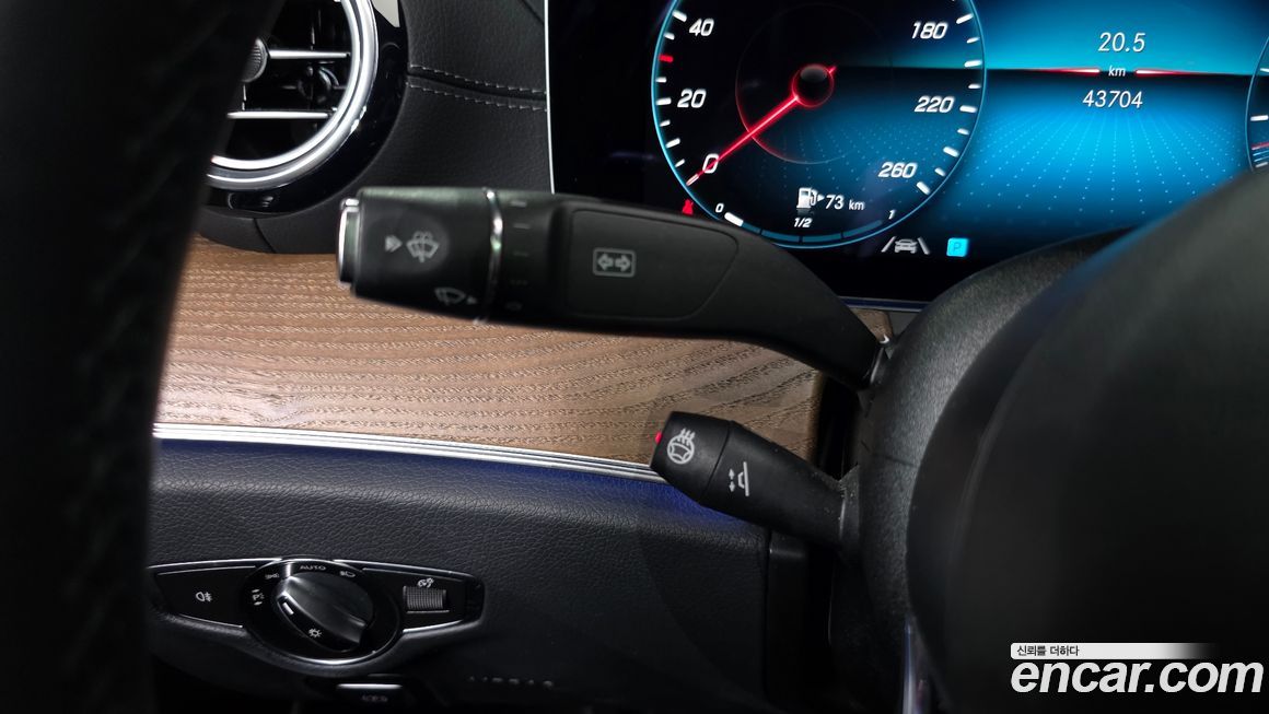 Mercedes-Benz E-Class 2022