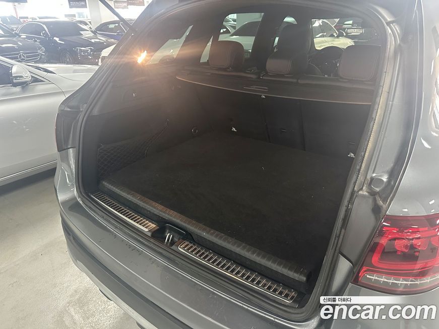 Mercedes-Benz GLC-Class 2021