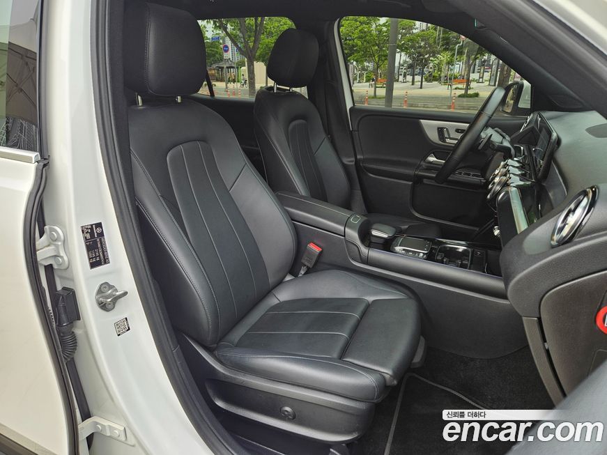 Mercedes-Benz GLB-Class 2021