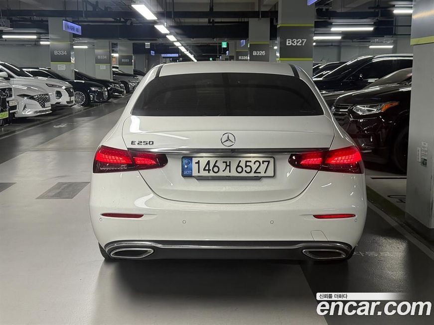 Mercedes-Benz E-Class 2022