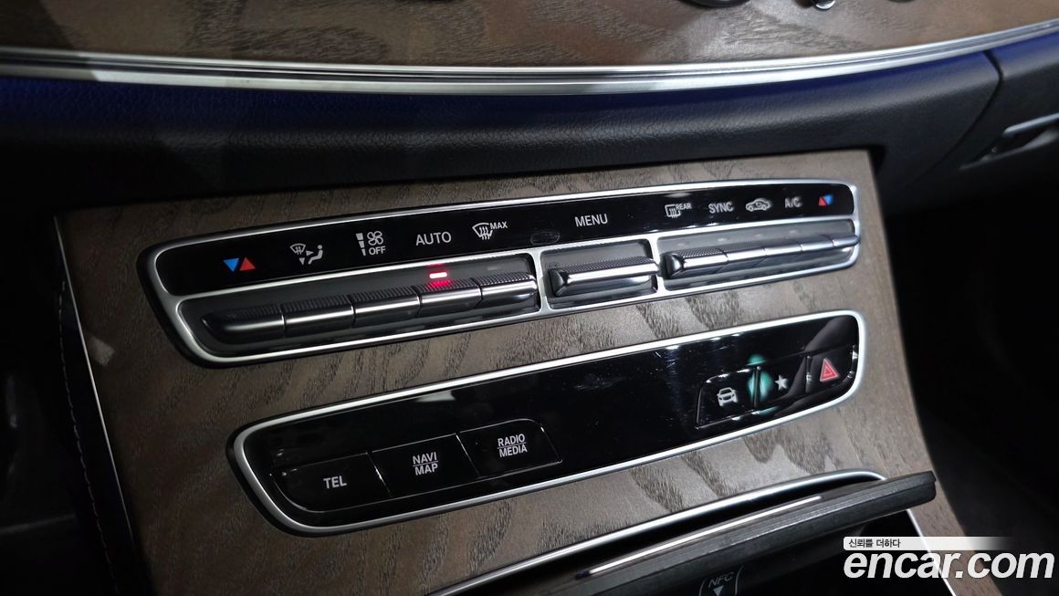 Mercedes-Benz E-Class 2022