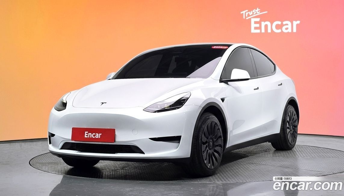 Tesla Model Y 2024