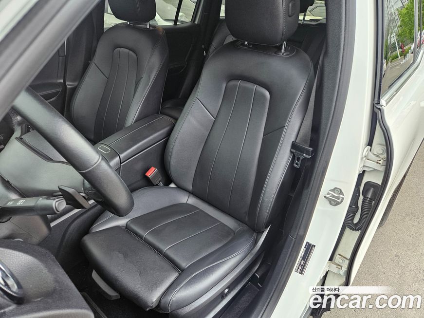 Mercedes-Benz GLB-Class 2021