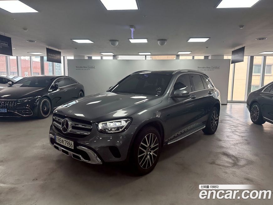 Mercedes-Benz GLC-Class 2021
