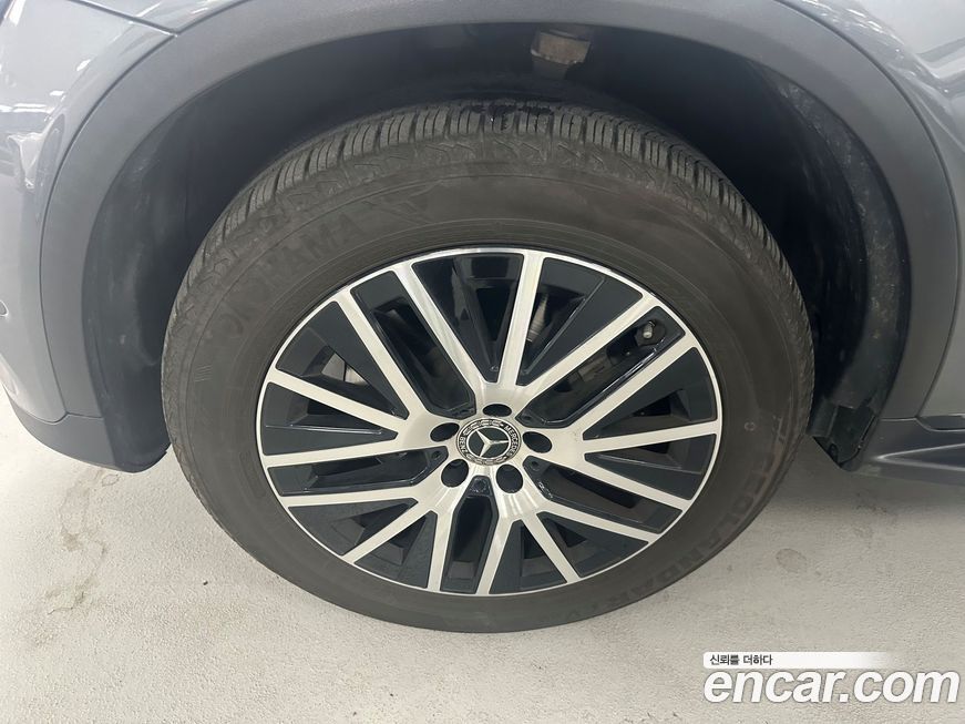 Mercedes-Benz GLC-Class 2021