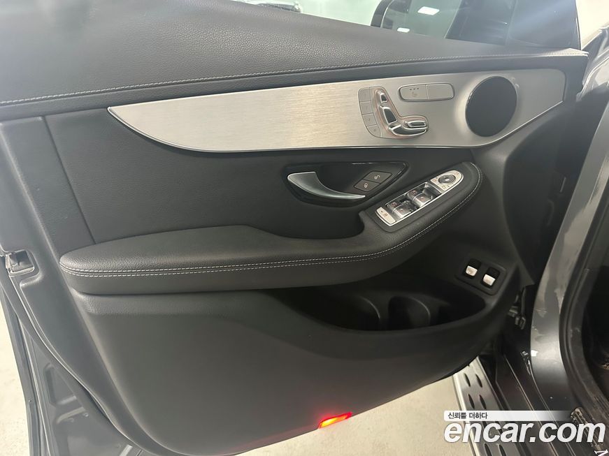 Mercedes-Benz GLC-Class 2021