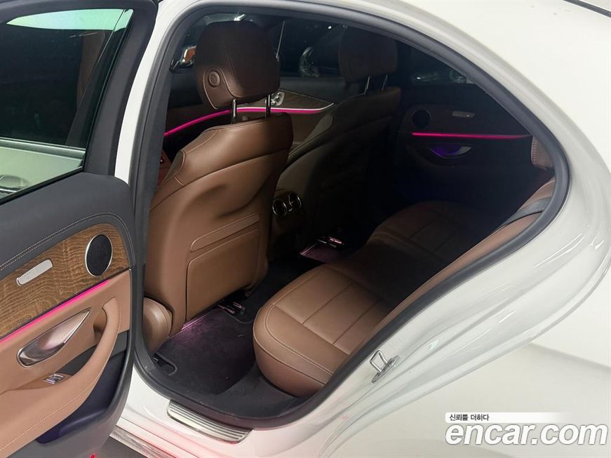 Mercedes-Benz E-Class 2022