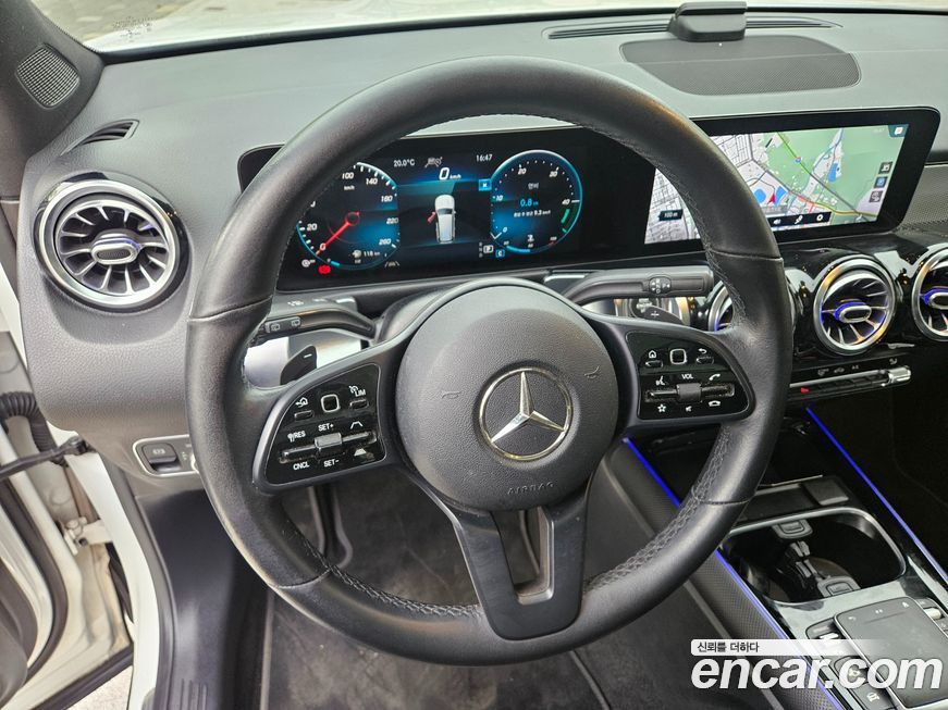 Mercedes-Benz GLB-Class 2021