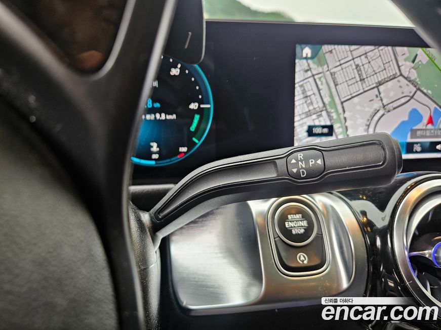 Mercedes-Benz GLB-Class 2021