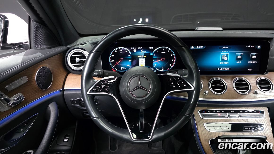Mercedes-Benz E-Class 2022