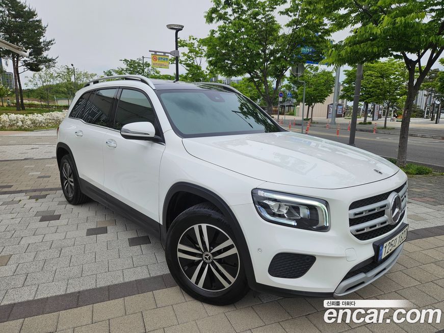 Mercedes-Benz GLB-Class 2021