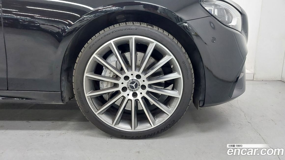 Mercedes-Benz E-Class 2022