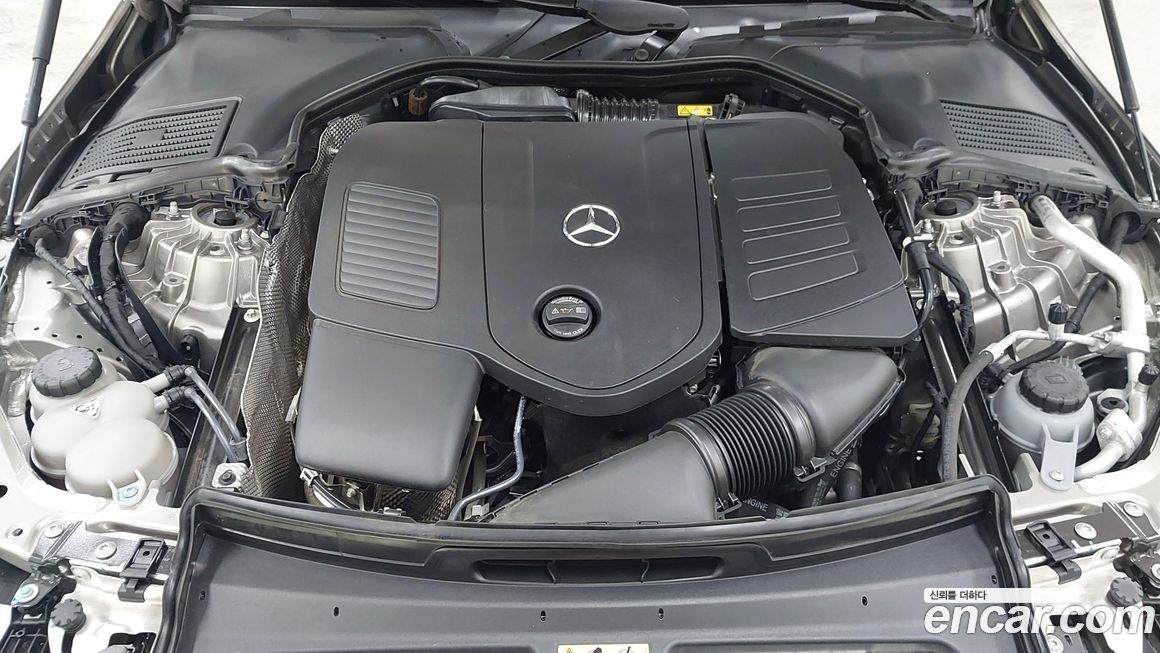 Mercedes-Benz C-Class 2023