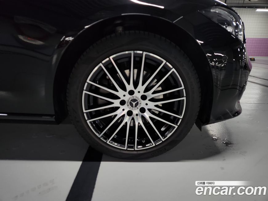 Mercedes-Benz C-Class 2025