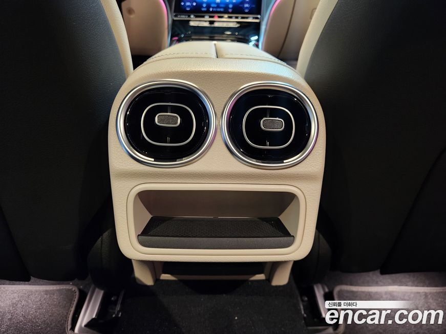 Mercedes-Benz C-Class 2025