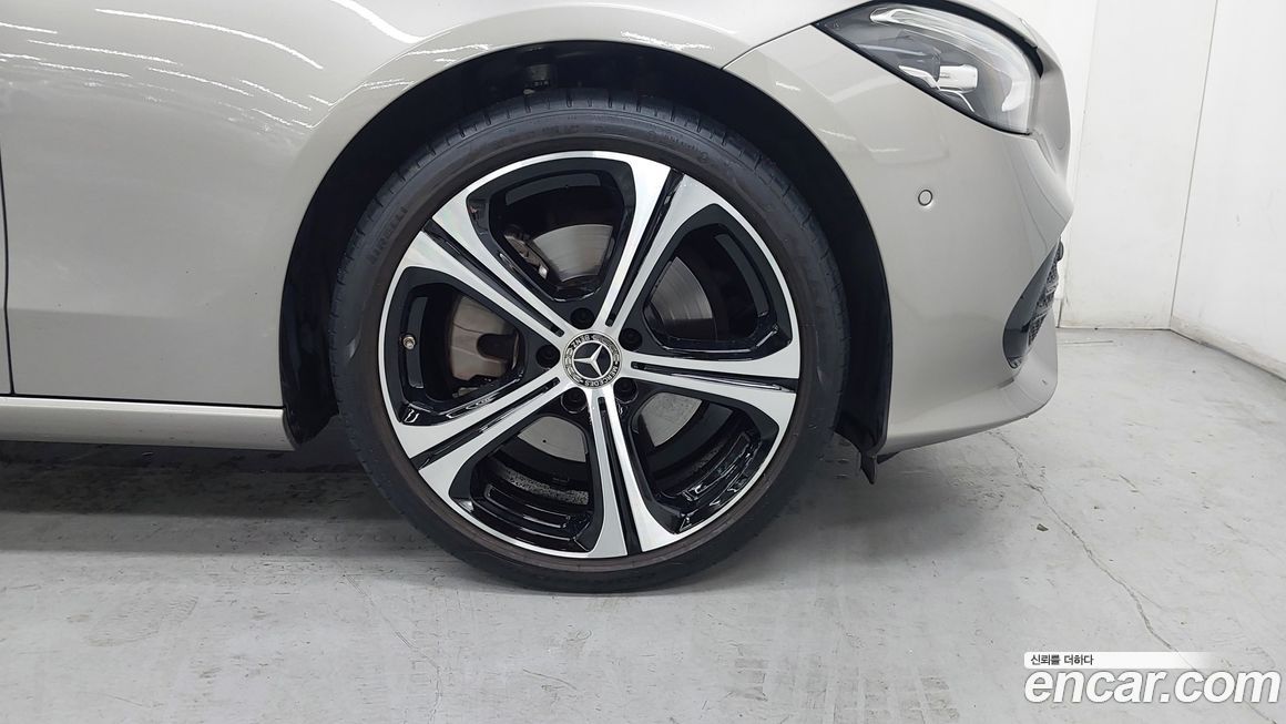 Mercedes-Benz C-Class 2023