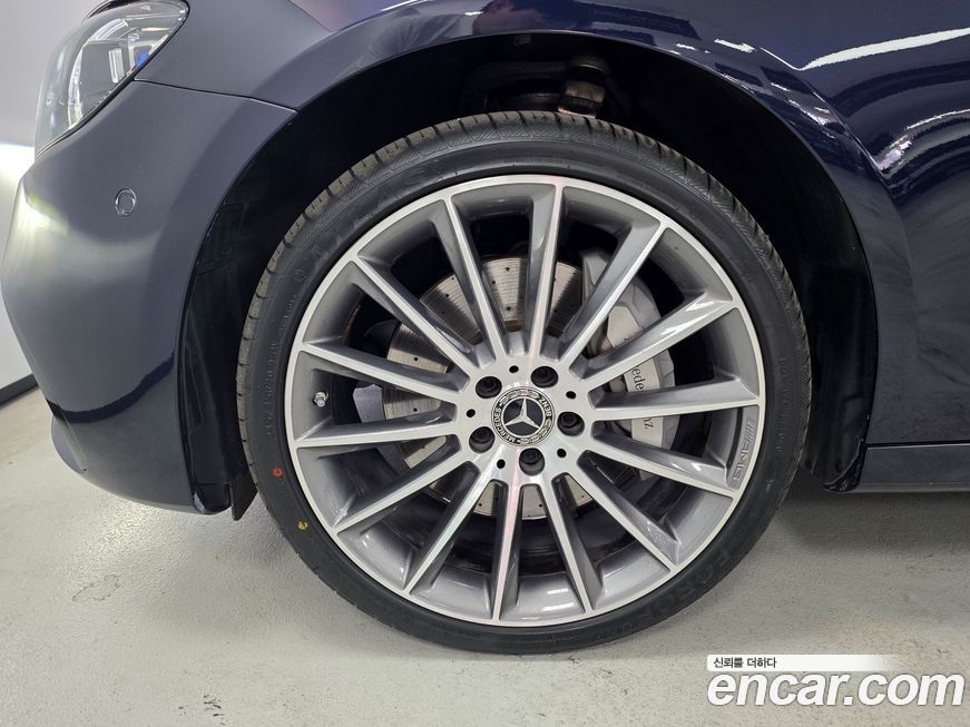 Mercedes-Benz E-Class 2022