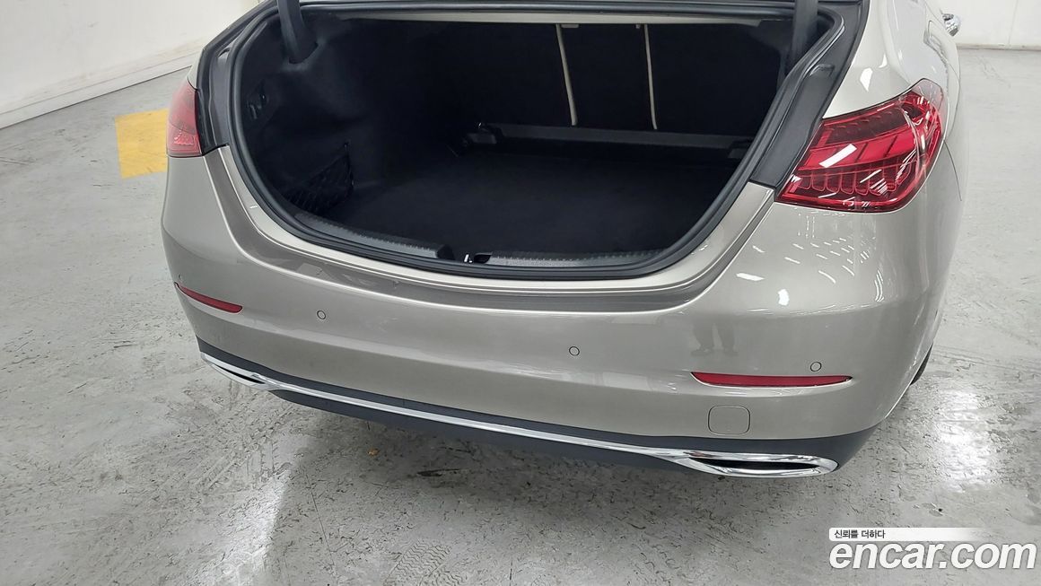 Mercedes-Benz C-Class 2023