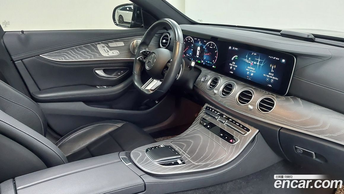Mercedes-Benz E-Class 2022