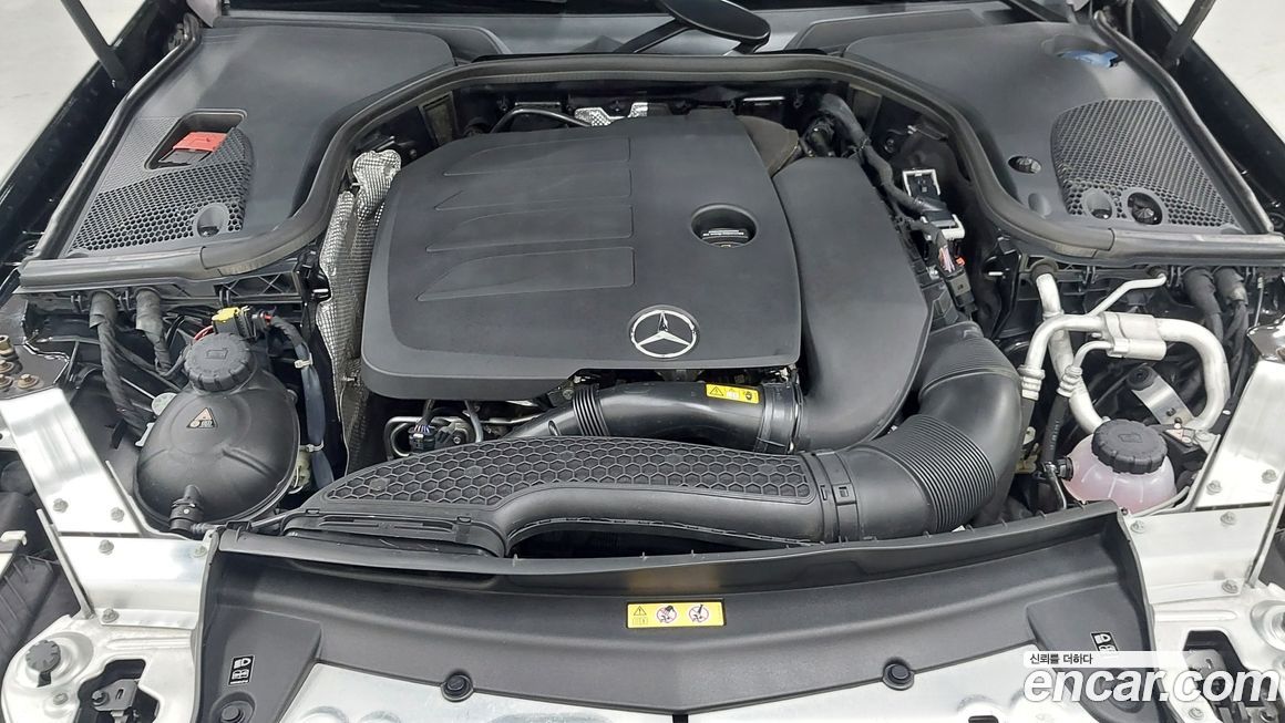 Mercedes-Benz E-Class 2022