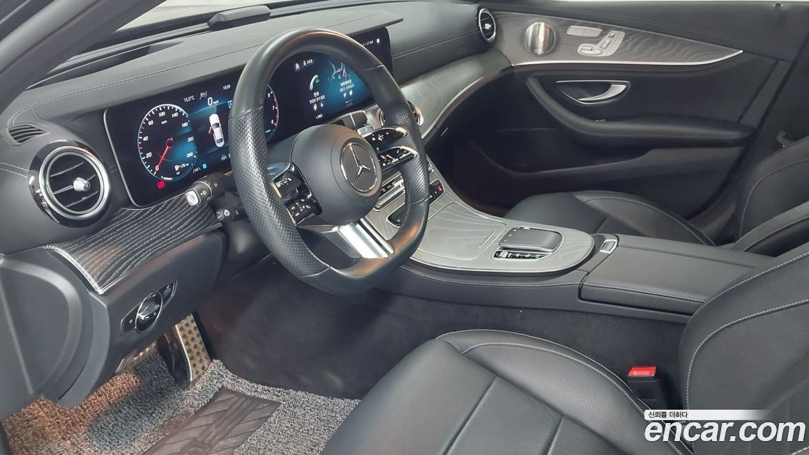 Mercedes-Benz E-Class 2022