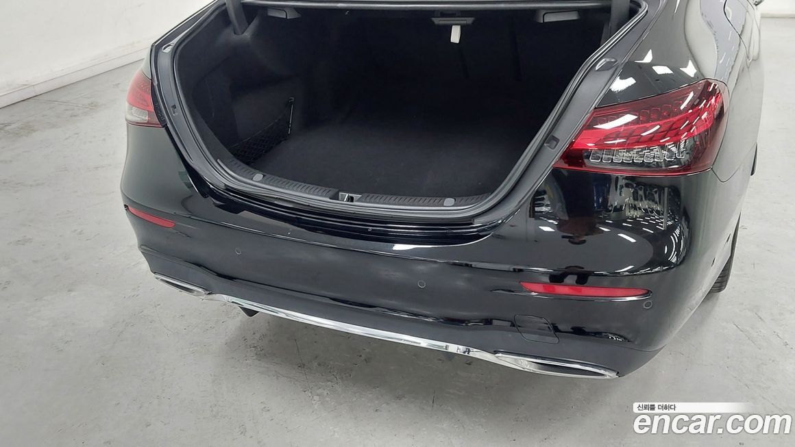 Mercedes-Benz E-Class 2022