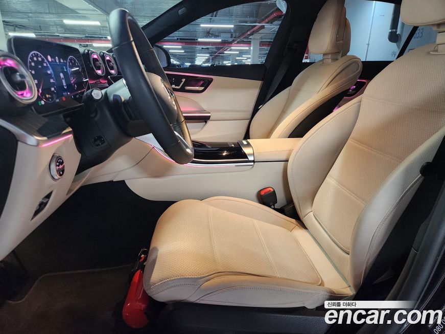 Mercedes-Benz C-Class 2025