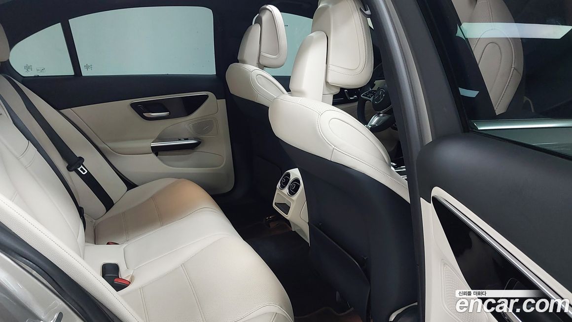 Mercedes-Benz C-Class 2023