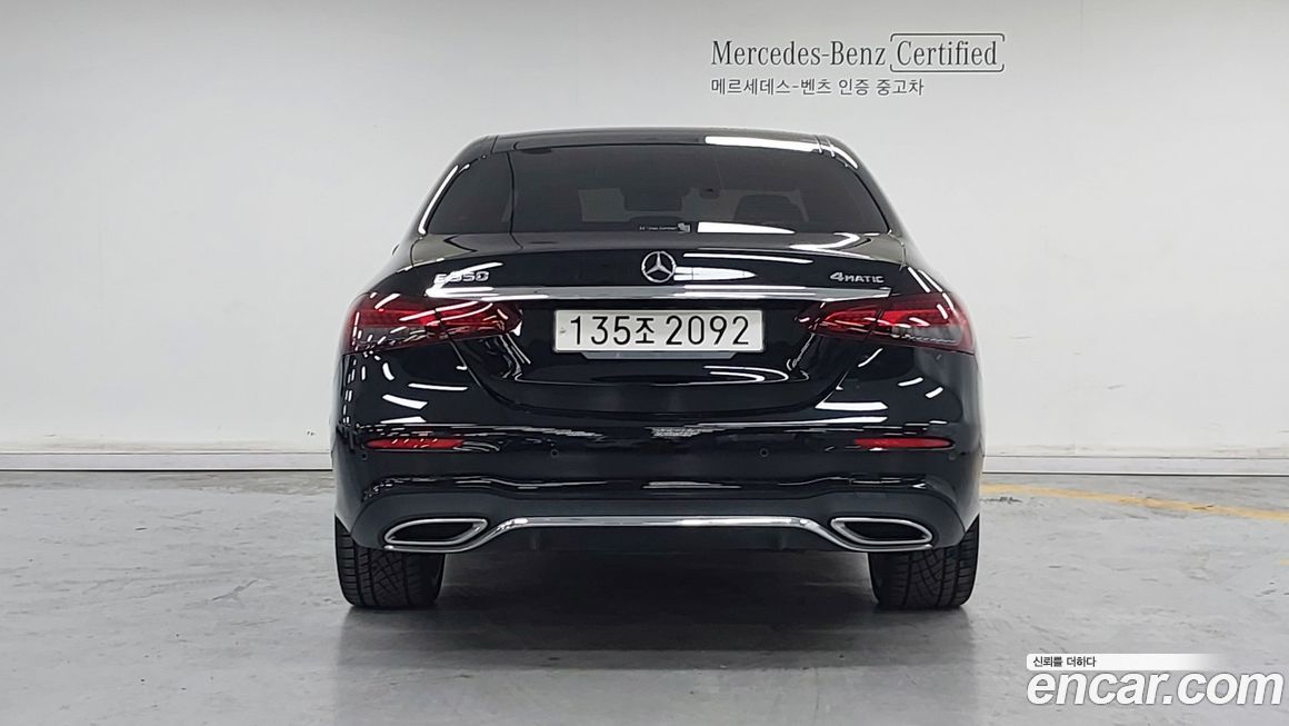 Mercedes-Benz E-Class 2022
