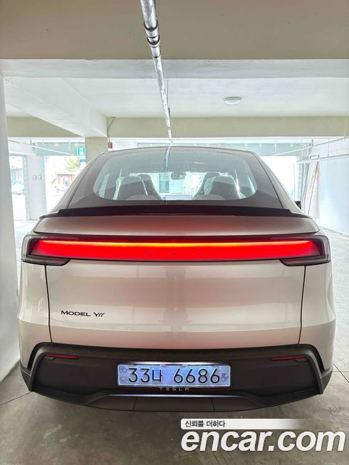 Tesla Model Y 2026