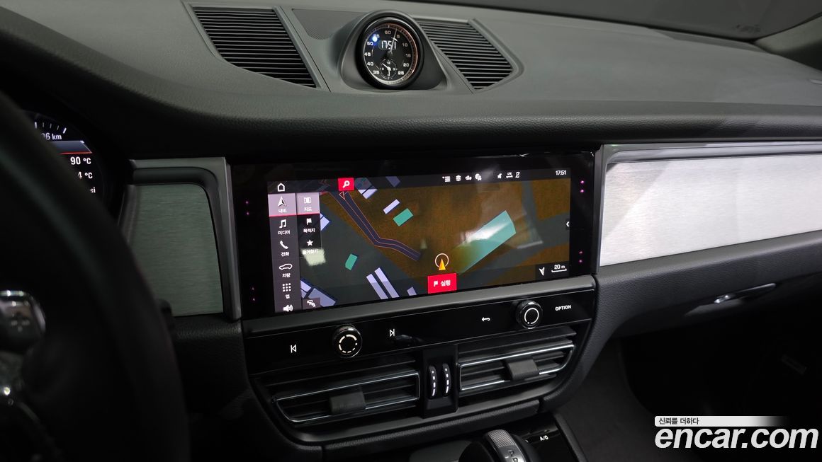 Porsche Macan 2022