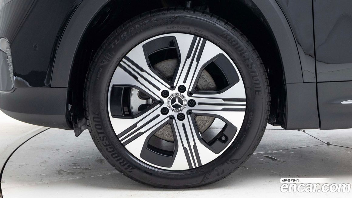 Mercedes-Benz EQB 2026