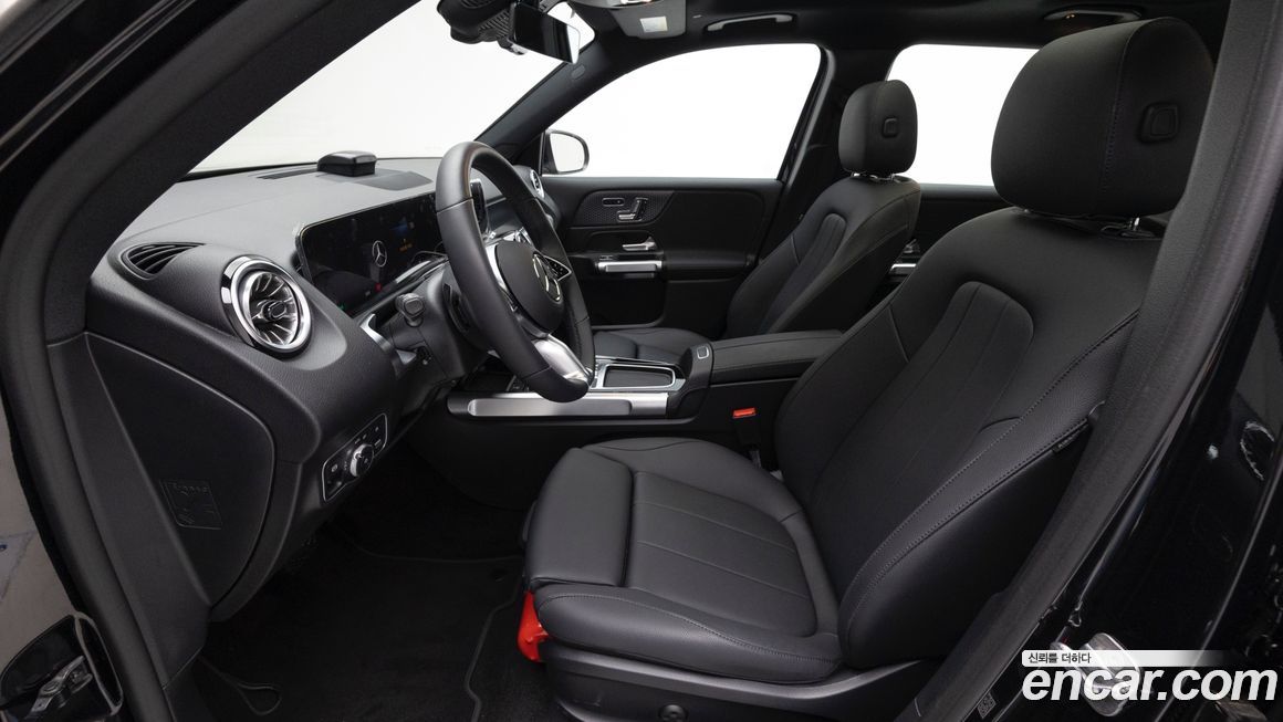 Mercedes-Benz EQB 2026