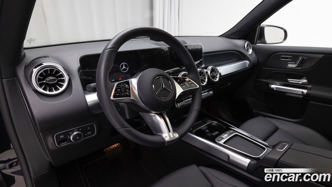 Mercedes-Benz EQB 2026
