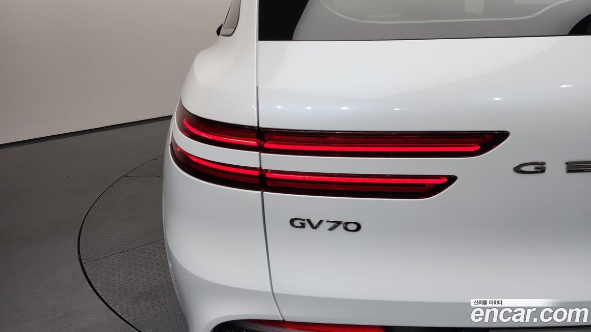 Genesis GV70 2023