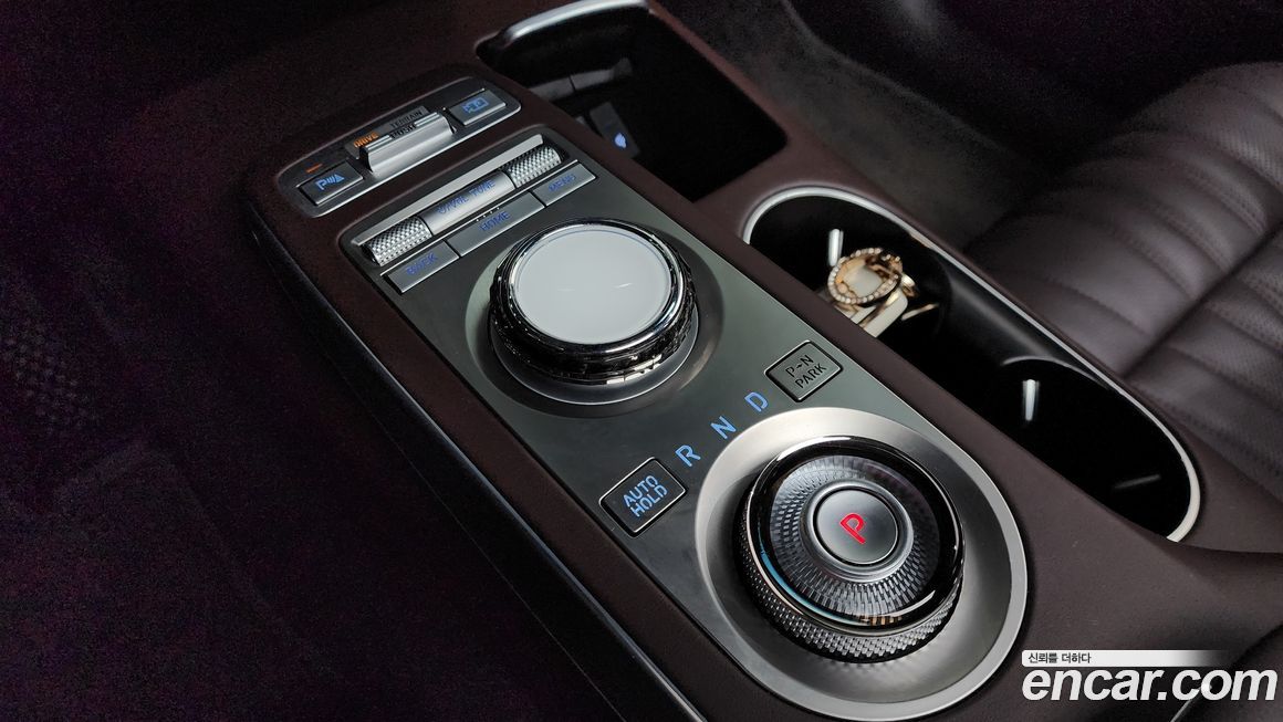 Genesis GV70 2023