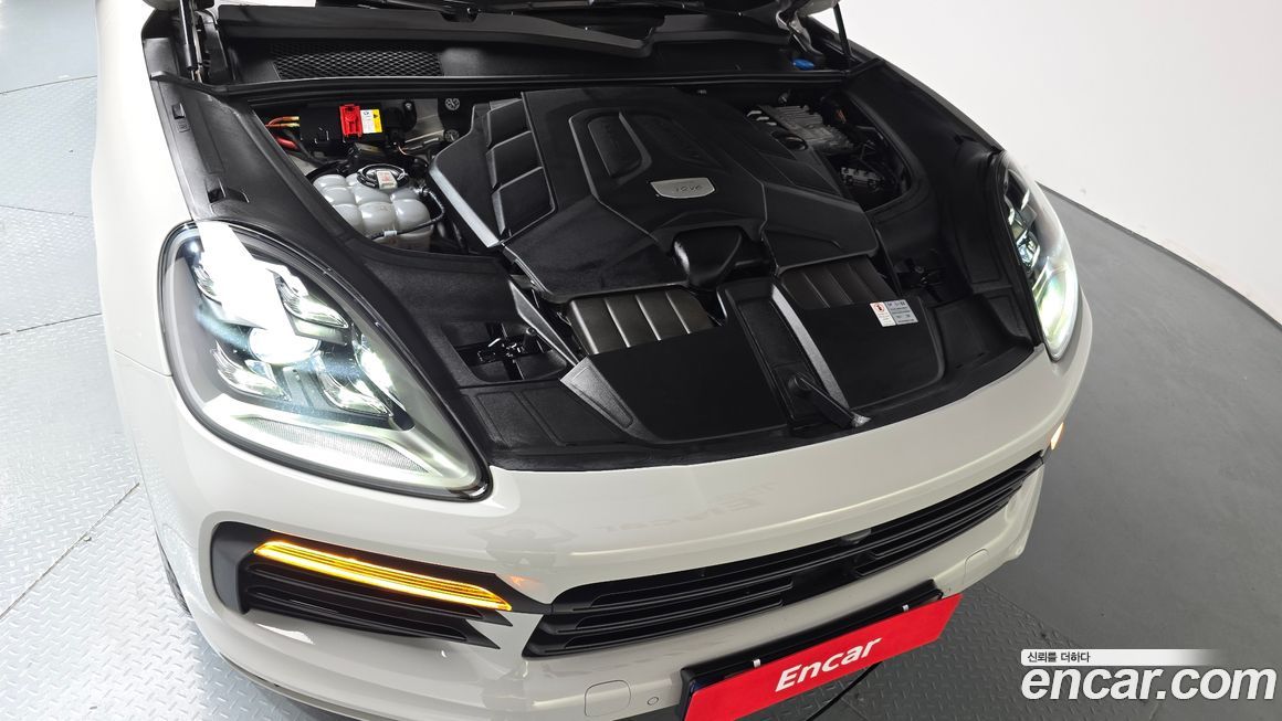 Porsche Cayenne 2021