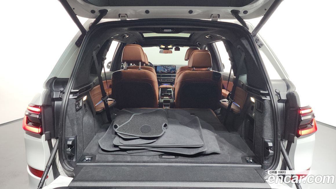 BMW X7 2025
