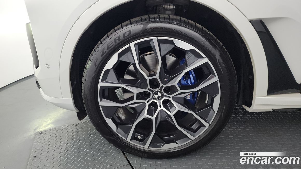 BMW X7 2025