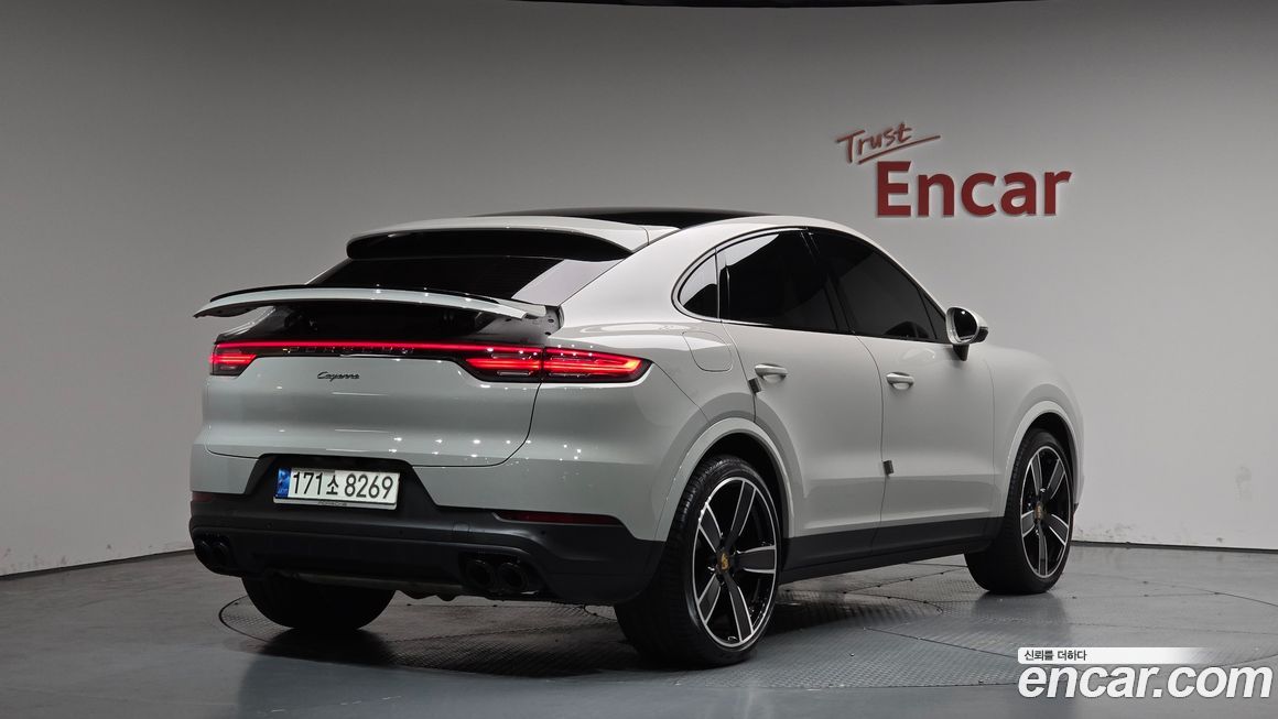 Porsche Cayenne 2021